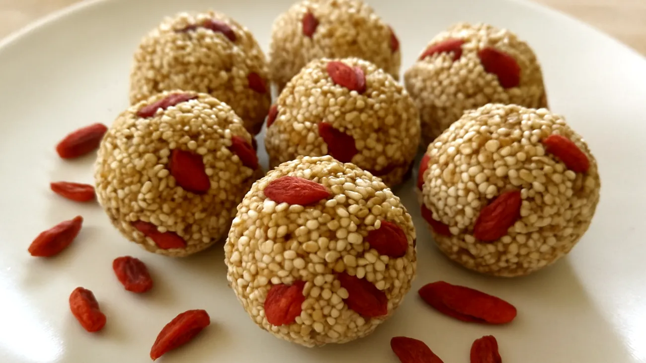 Amaranth-Hanfsamen-Energiebällchen mit Goji-Beeren"
